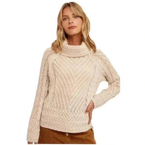 Hem & Thread Turtleneck Cable Sweater Womens Medium Ecru Casual Cozy Winter NWT